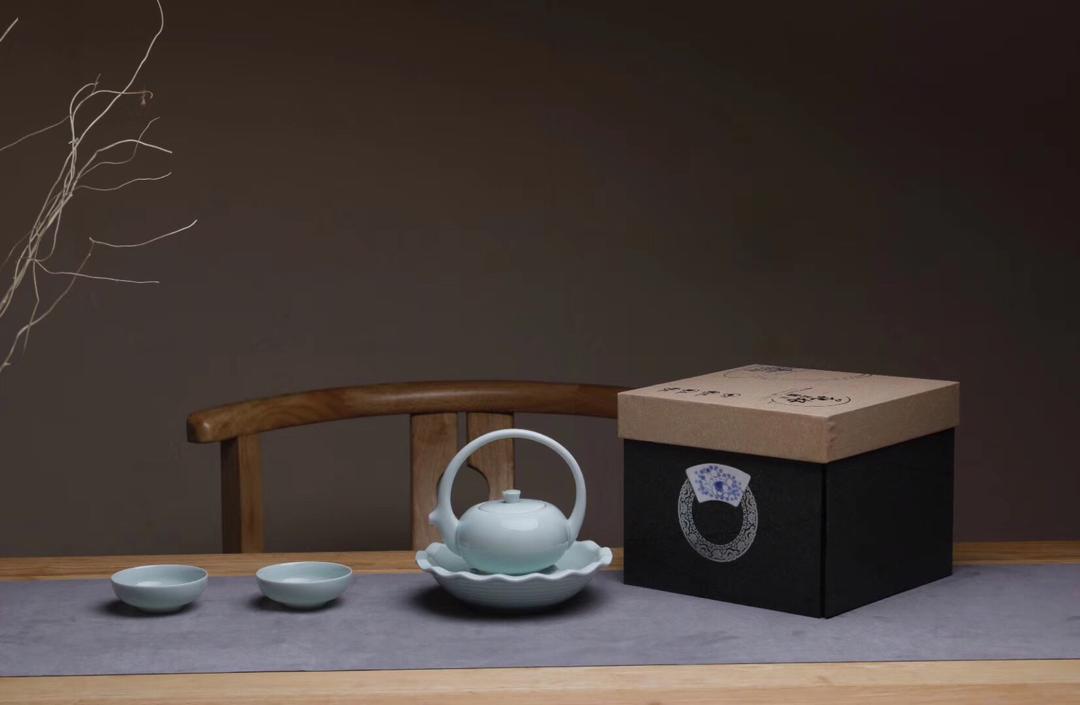 Modern Design 4-pc Porcelain Tea Set with gift box